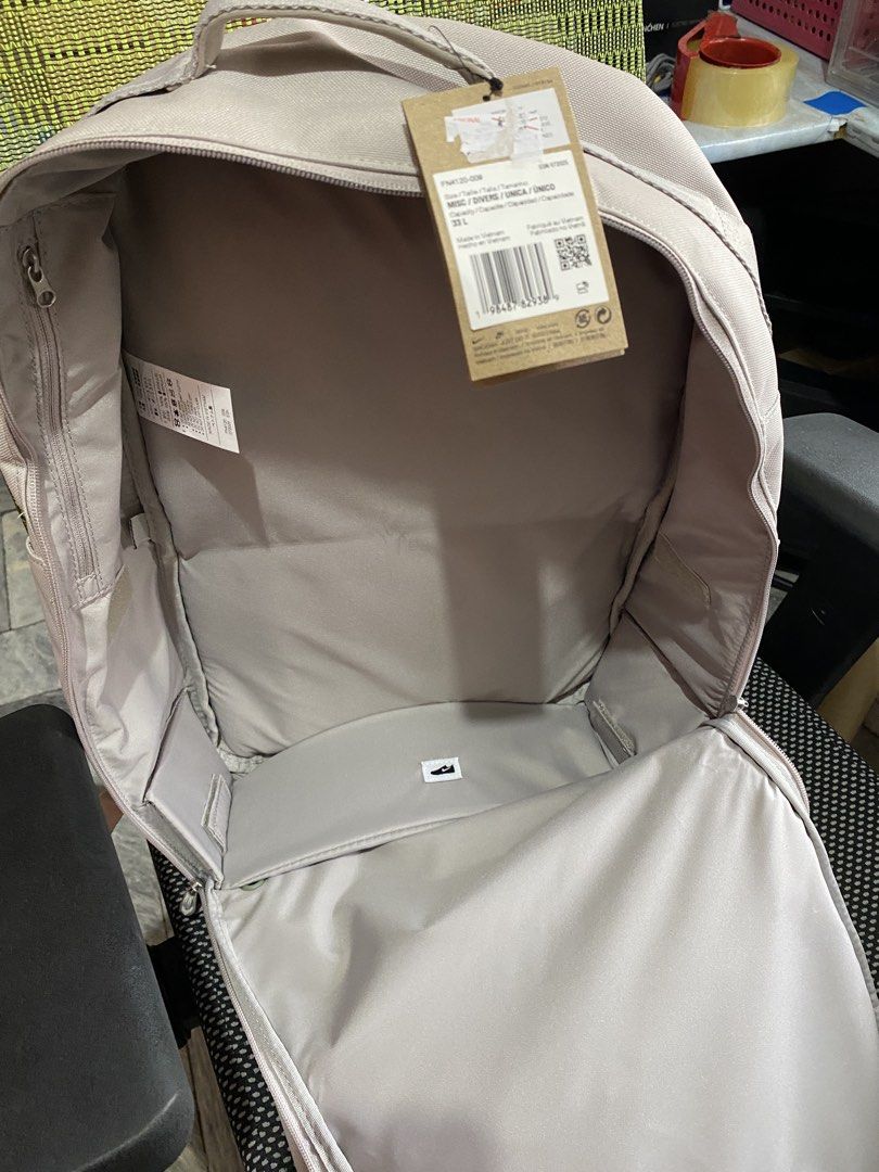 Nike Utility Backpack 3.0 Grey 33L (Category: Backpacks) located in Manila. Submitted by deesneakywolp (Listing ID 1448176753, Image 2). Description: BRANDNEW ❗️❗️ - Spacious main compartment with dedicated laptop sleeve. - Numerous pockets and compartments for excellent organization. - Durable material built to last. - Ideal for school, work, or travel. Can ship anytime and anywhere. 📍 Malate Manila.