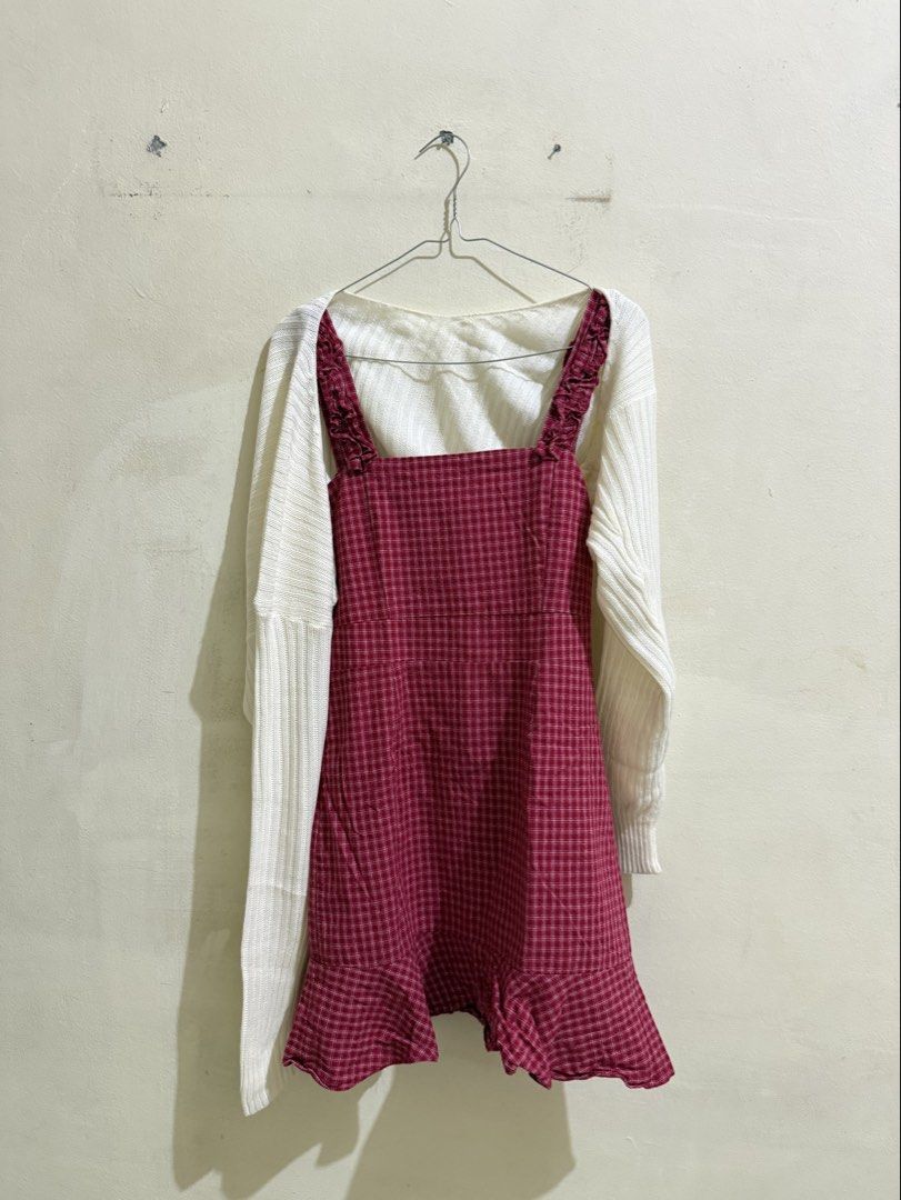 One set mini dress (Kategori: Gaun & Rok) berada di Jakarta Timur. Dikirim oleh curatedbyadine (ID iklan 1448140414, Gambar 1). Deskripsi: Bolero + mini dress Sizing model TB / BB: 164 / 50 Fit to M.