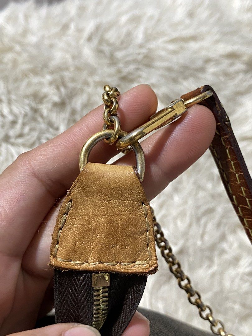 Orig Eva Project (Category: Luxury Bags & Wallets) located in Tagum. Submitted by amarasluxbag (Listing ID 1448172989, Image 3). Description: Replaced revits and leather sa kabitan ng strap ,cracks dirt sa loob Bawal to sa maselan may mga issue na Pero super tibay pa talaga PROJECT bag na to.