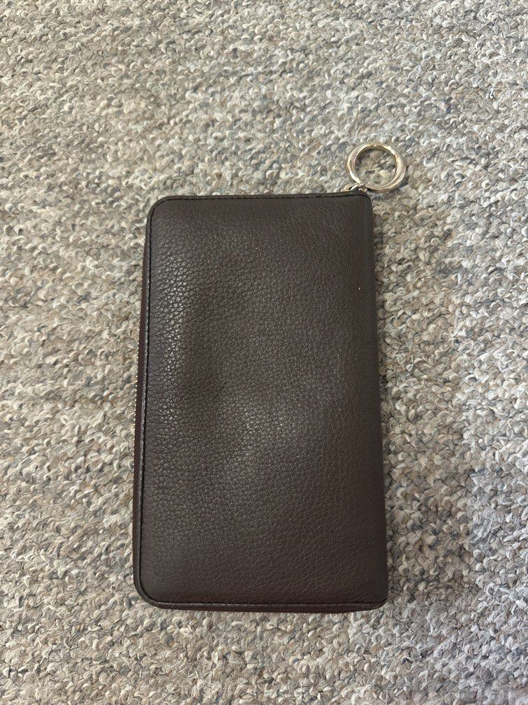 Oroton Wallet (Category: Women's Bags & Wallets) located in Liverpool. Submitted by amraluckett (Listing ID 1448121646, Image 3). Description: Brown Oroton Wallet.