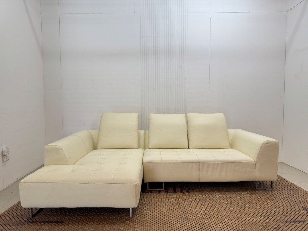 Otsuka Ltype Sofa (Category: Sofas) located in Quezon City. Submitted by matetdevis13 (Listing ID 1448276849, Image 1). Description: IDC Otsuka Elegant White 3-4 Seater Leather Couch Sofa Price: 45k L96.5 x W62.5/38 x H33/15 In super good condition Code JMD200-G9.