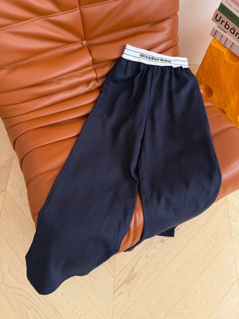 Pant eooj3 (Category: Other Bottoms) located in Singapore. Submitted by clothesjasmine123 (Listing ID 1448257821, Image 3). Description: .