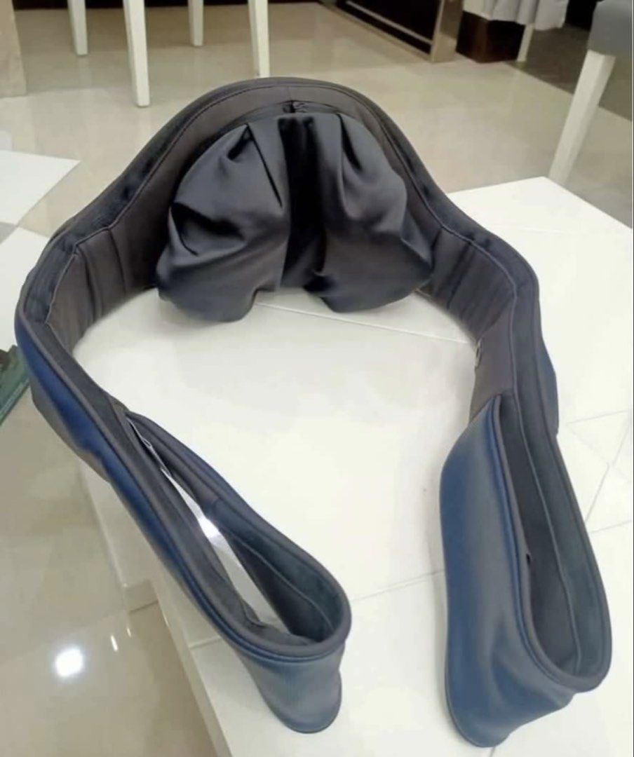 Philips Neck and Shoulder Massager Shawl (Category: Massage Devices) located in Mandaluyong City. Submitted by lgariba (Listing ID 1448166942, Image 2). Description: - Philips Neck and Shoulder Massager - Gentle and comforting kneading action - 42°C soothing hot compress - Smart timing feature for safety and convenience - Made with smooth, premium PU leather - Wearable shawl design for easy use - Perfect for post-work relaxation - Complete set.