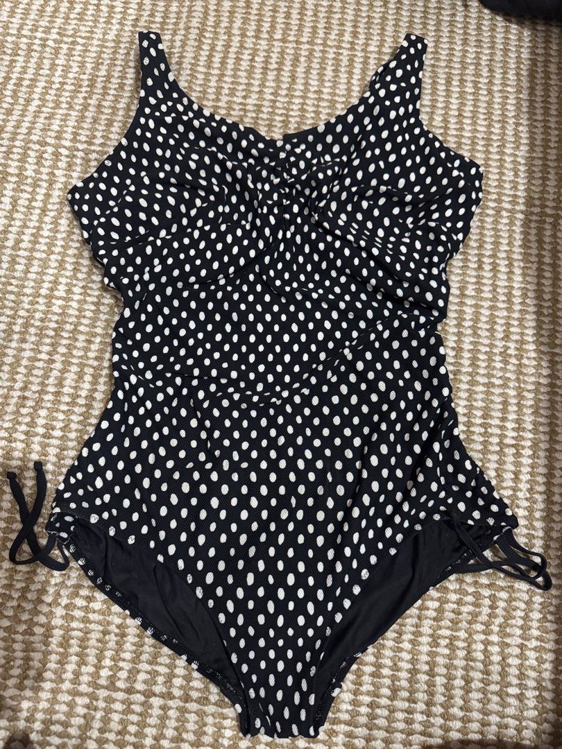Polka Dot One-Piece Swimsuit with Side Ties (Category: Bikinis & Swimsuits) located in Valenzuela. Submitted by cutratemnl (Listing ID 1448191251, Image 1). Description: With underwire.
