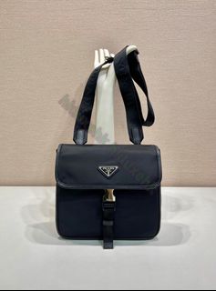 （分類：）位於 。 由 hkluxehk 提交（商品編號 1448167509，圖片 1）。簡介： 。