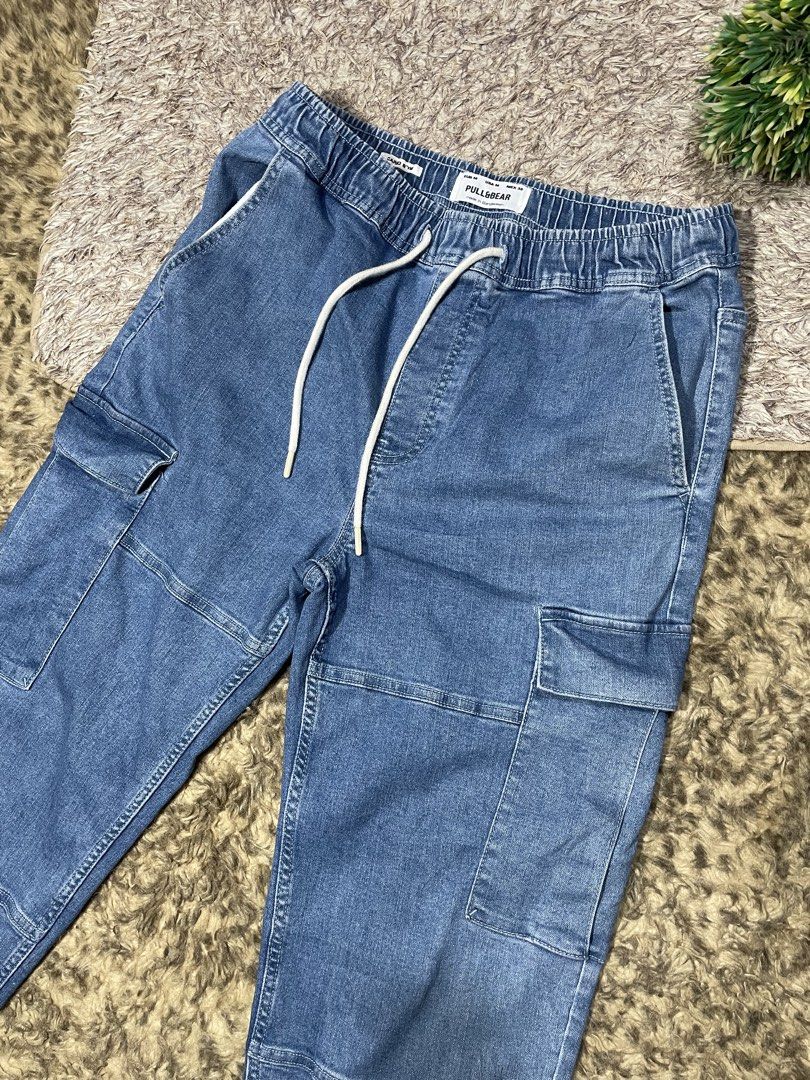 pull&bear denim stretch jogger pants (Category: Joggers) located in Las Pinas. Submitted by moncaz2461827 (Listing ID 1448228313, Image 3). Description: Pull&bear cargo stretch jogger pants Size 32 on tag american Waist 34-36 Length 39 Excellent condition Color rate 9.8/10 No issue Poging pogi boss .