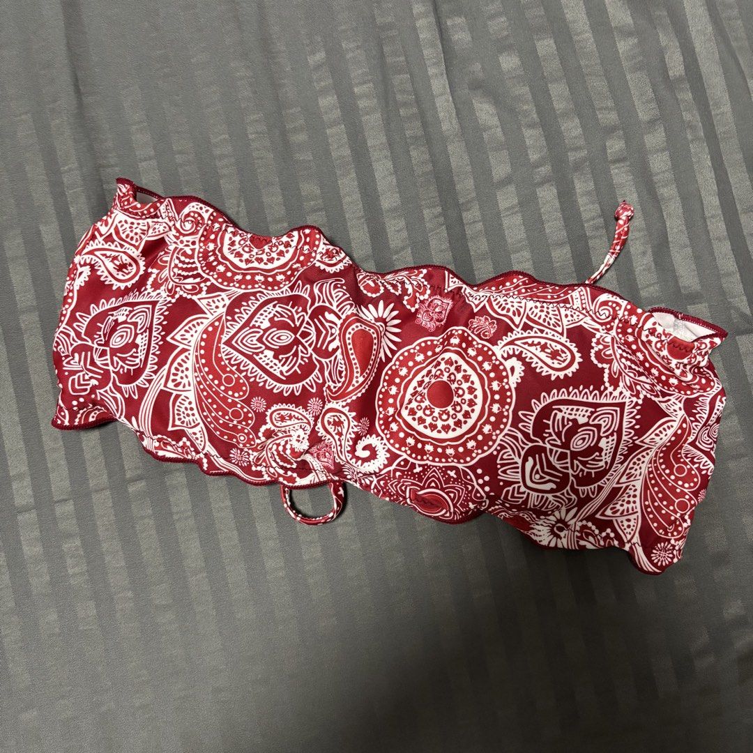 Red Tube Bikini (Category: Bikinis & Swimsuits) located in Makati City. Submitted by bdgdeclutters (Listing ID 1448228223, Image 3). Description: Shein Size: Small.