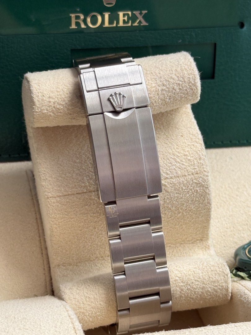 Rolex Explorer II 216570 Black Dial Automatic Watch (Category: Luxury Watches) located in Makati City. Submitted by daviddd26 (Listing ID 1448225140, Image 3). Description: Rolex Explorer II Ref 216570 Year model 2021 NFC CARD GMT Function Sapphire Crystal Glass Super Excellent Timekeeping All original parts Money back guarantee Condition 9.8/10 Complete set Price: 579,999 negotiable Open for authentication (Buyers expense) 📍Greenhills San Juan 