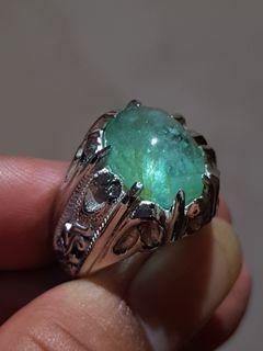 (Category: ) located in . Submitted by stoneworld (Listing ID 1448269047, Image 1). Description: .