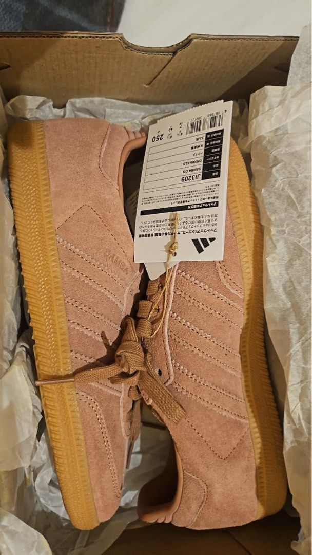 Samba OG size uk6.5 (Category: Sneakers) located in Kuantan. Submitted by twicebykaykies (Listing ID 1448128640, Image 2). Description: worn 4 5 times selling on behalf of a friend.