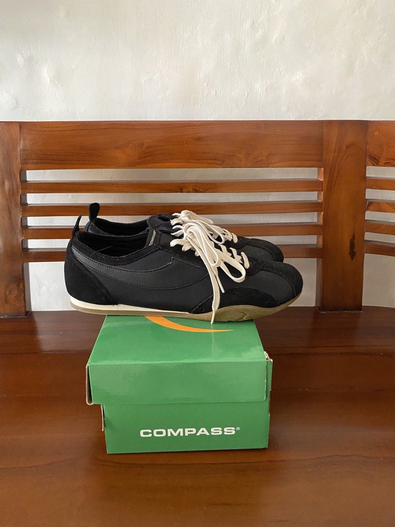Sepatu Compass Legasi Size 43 (Kategori: Sneakers) berada di Jakarta Selatan. Dikirim oleh secondstrive (ID iklan 1448137351, Gambar 3). Deskripsi: baru 2x pakai cuma untuk foto, judge by pict cod depok jaksel, toko orange boleh .