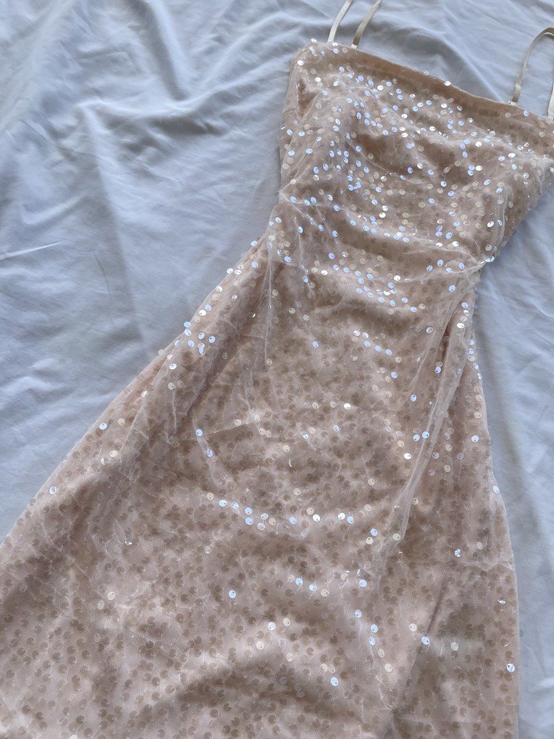Sequin Baby Pink Short Dress (Category: Dresses) located in San Carlos. Submitted by cherrynoir (Listing ID 1448236264, Image 2). Description: L on tag Best fit to Medium Can fit Semi Medium .