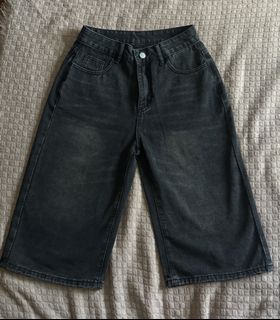 (Category: ) located in . Submitted by wdzcloset.co (Listing ID 1448146689, Image 1). Description: .