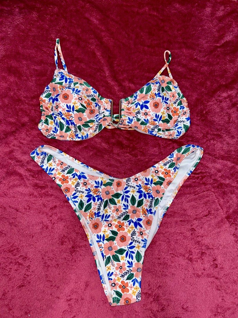 Shein Swim Multicolor Floral Bikini Set (Category: Bikinis & Swimsuits) located in Paranaque City. Submitted by etherealsiren (Listing ID 1448207737, Image 2). Description: Shein Swim Multicolor Floral Bikini Set ₱179 Brand New Size: XL Comes with a Ziplock Bag.