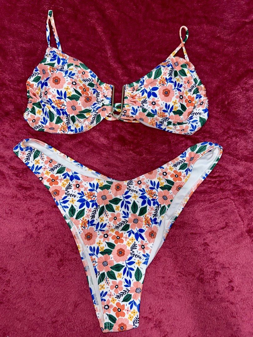 Shein Swim Multicolor Floral Bikini Set (Category: Bikinis & Swimsuits) located in Paranaque City. Submitted by etherealsiren (Listing ID 1448207737, Image 3). Description: Shein Swim Multicolor Floral Bikini Set ₱179 Brand New Size: XL Comes with a Ziplock Bag.
