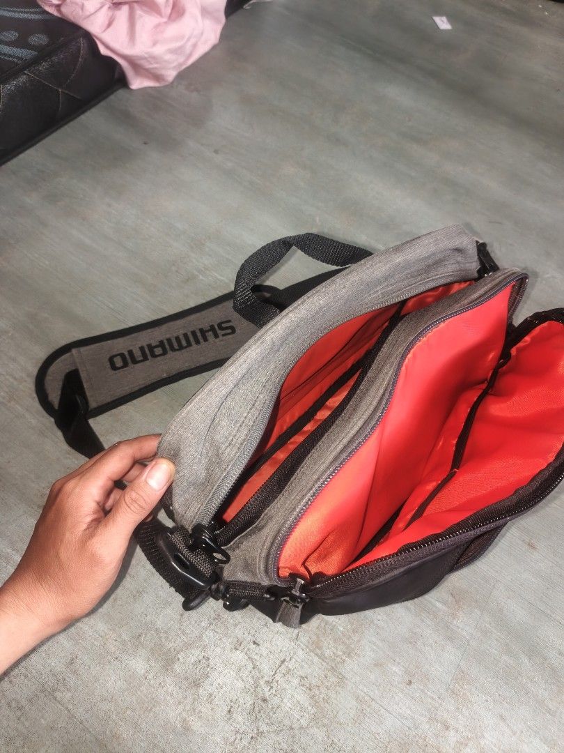 Shimano Fishing Bag (Category: Luxury Bags & Wallets) located in Davao. Submitted by affordathriftph_ (Listing ID 1448137501, Image 3). Description: Excellent / no issue Check photos for details Approx 7-10liters Message interested only, thank you.