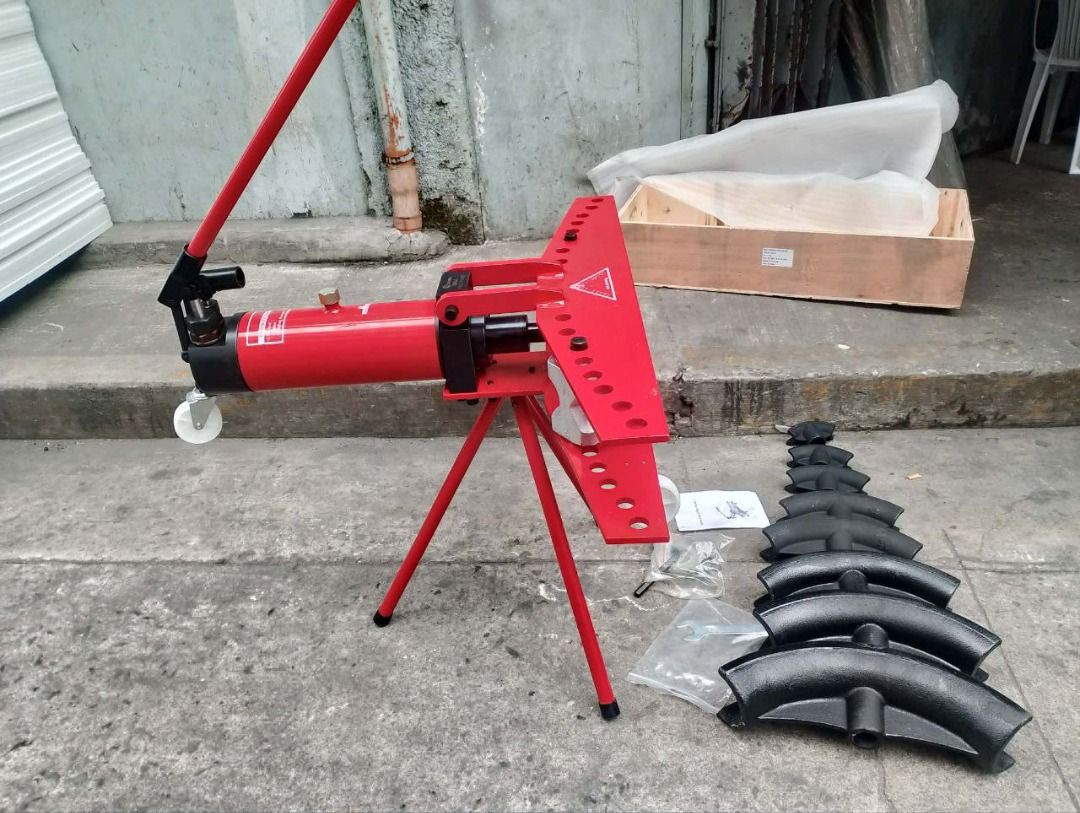 SHOWA HYDRAULIC PIPE BENDER (Category: Everything Else Others) located in Caloocan City. Submitted by zenphoenix.0b9dcc (Listing ID 1448125807, Image 1). Description: SWG-3 1/2 - 3" 18 ton.