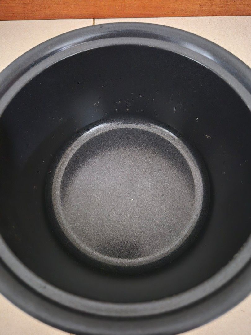 Small Pot with Standing Glass Lid502793995373793281