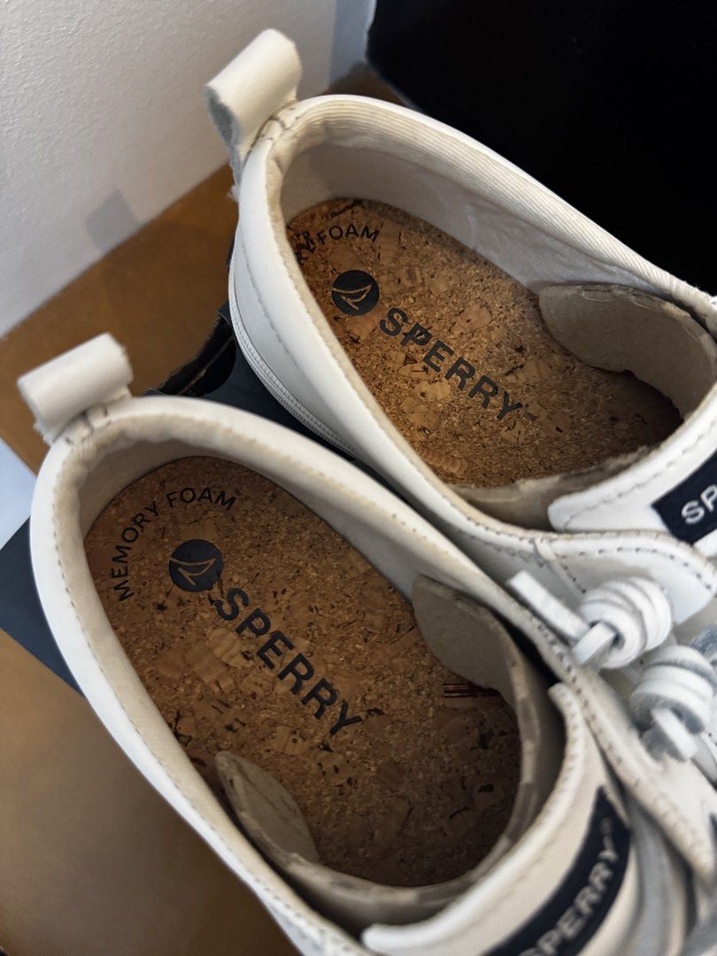 Sperry Crest Vibe Leather White Slip On (Category: Sneakers) located in Agno. Submitted by ursecondhand_chic (Listing ID 1448175698, Image 3). Description: Sperry Crest Vibe Leather White Slip On •Condition: Excellent condition. No heel drag or scratches (see pics for your reference) •Size: US 7 - 24 CM insole •Comes with box •RFS: Decluttering.