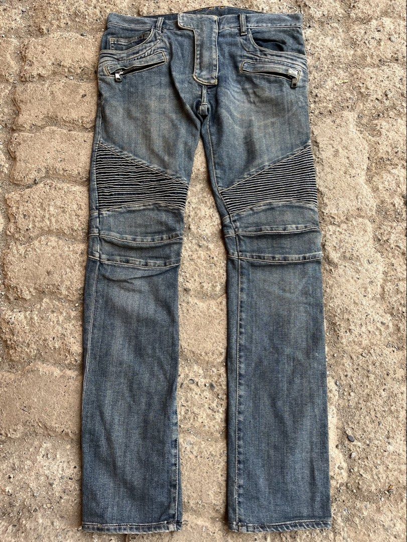 (SOLD) SS2011 BALMAIN BY CHRISTOPHE DECARNIN RUST BIKER JEANS (Category: Luxury Apparel) located in Cagayan de Oro. Submitted by middlesosa (Listing ID 1448117272, Image 1). Description: SS2011 BALMAIN BY CHRISTOPHE DECARNIN RUST BIKER JEANS SIZE 29 - 32 FITTINGS WAIST - 16 inches LENGTH - 39 inches INSEAM - 29 inches LEG OPENING - 6 inches THIGH - 10.5 inches RISE - 9 inches MADE IN ITALY LAMPO ZIPPER 18k pesos.