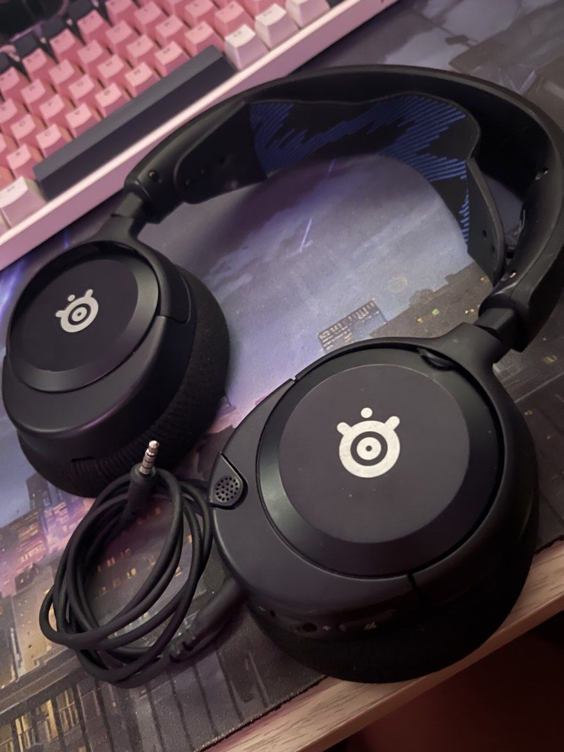 SteelSeries Arctis Nova 1 Gaming Headset (Category: Headphones & Headsets) located in Manila. Submitted by shavielynt99771 (Listing ID 1448223427, Image 2). Description: - SteelSeries Arctis Nova 1 Gaming Headset - Color: Black - Connection: Wired (3.5mm jack) - Features: Comfortable earcups, excellent for gaming and music - Condition: Works well - Reason for Selling: Upgraded gaming setup.