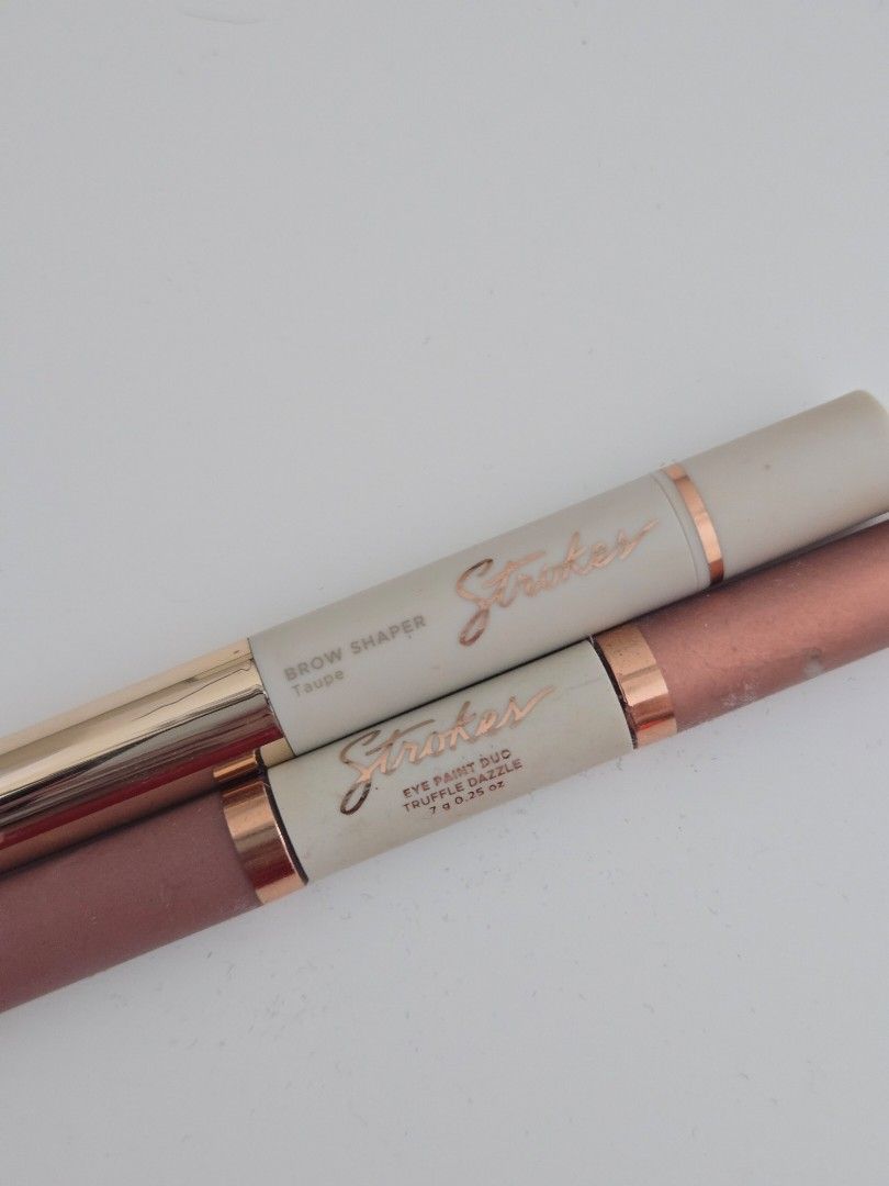 Strokes Stila Eye & Brow Duo (Category: Makeup) located in Quezon City. Submitted by samcas (Listing ID 1448201209, Image 2). Description: Stila Eye & Brow Duo in rose gold. Brow shaper on one end, eyeshadow on the other. Perfect for quick, easy touch-ups anywhere!.