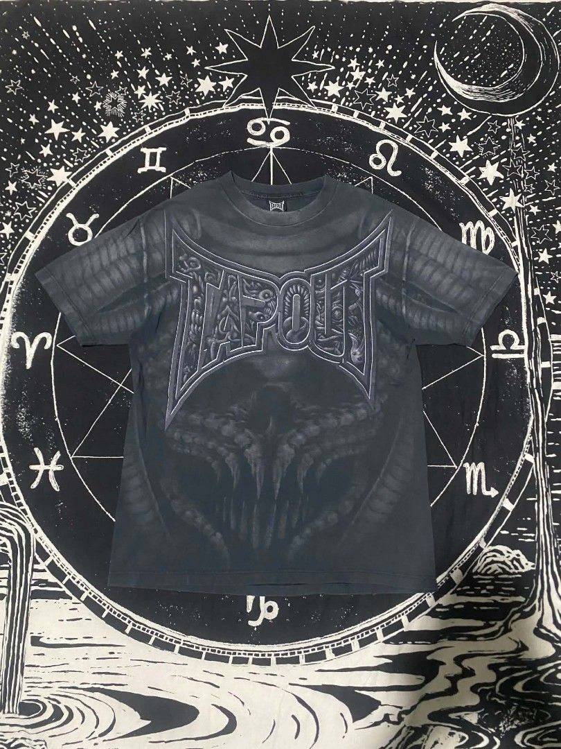 TAPOUT ALIEN (Category: Activewear) located in Polangui. Submitted by vncnt.vtg7 (Listing ID 1448197358, Image 1). Description: TAPOUT ALIEN 22X30 (LARGE ON TAG) ISSUE : 2 PINHOLE.