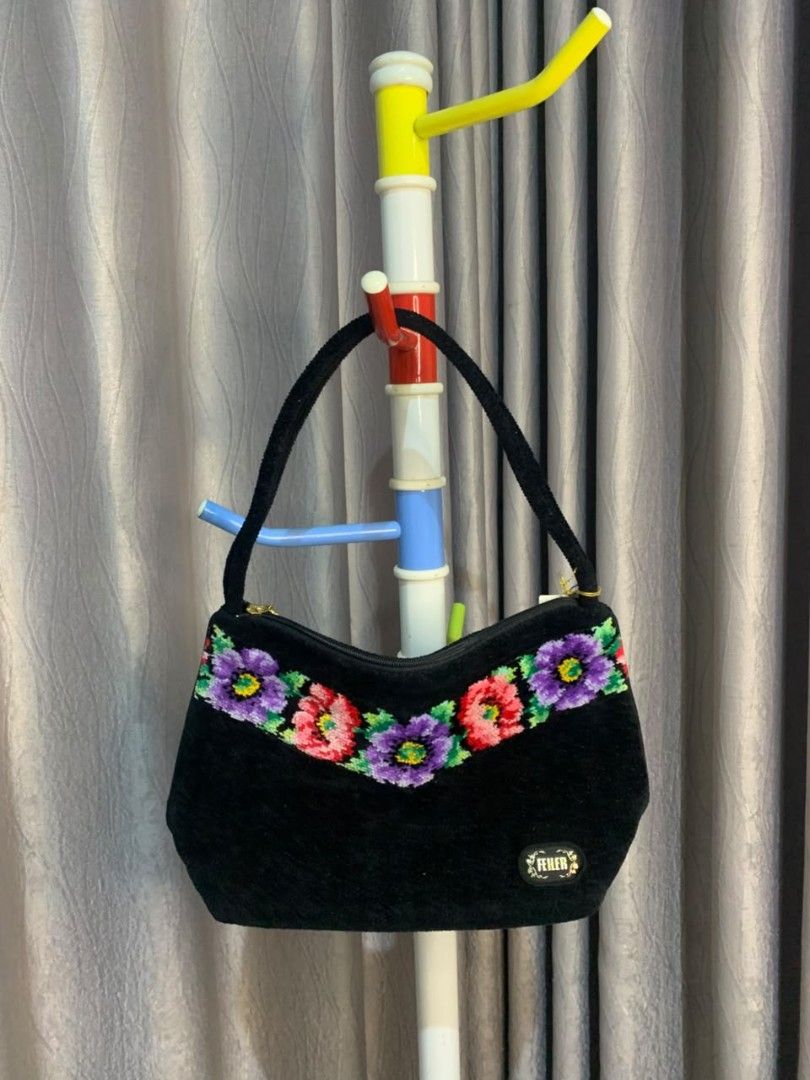 tas feiler baru masih ada tag (Kategori: Tas & Dompet Wanita) berada di Malang. Dikirim oleh yooraprelovedku (ID iklan 1448083902, Gambar 1). Deskripsi: .