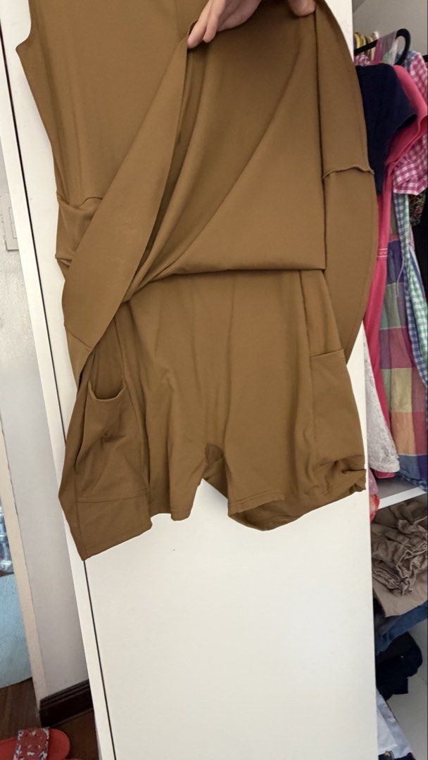 Uniqlo (Category: Activewear) located in Dasmarinas. Submitted by preloved_brandedbackup (Listing ID 1448144032, Image 2). Description: Used once Like new .