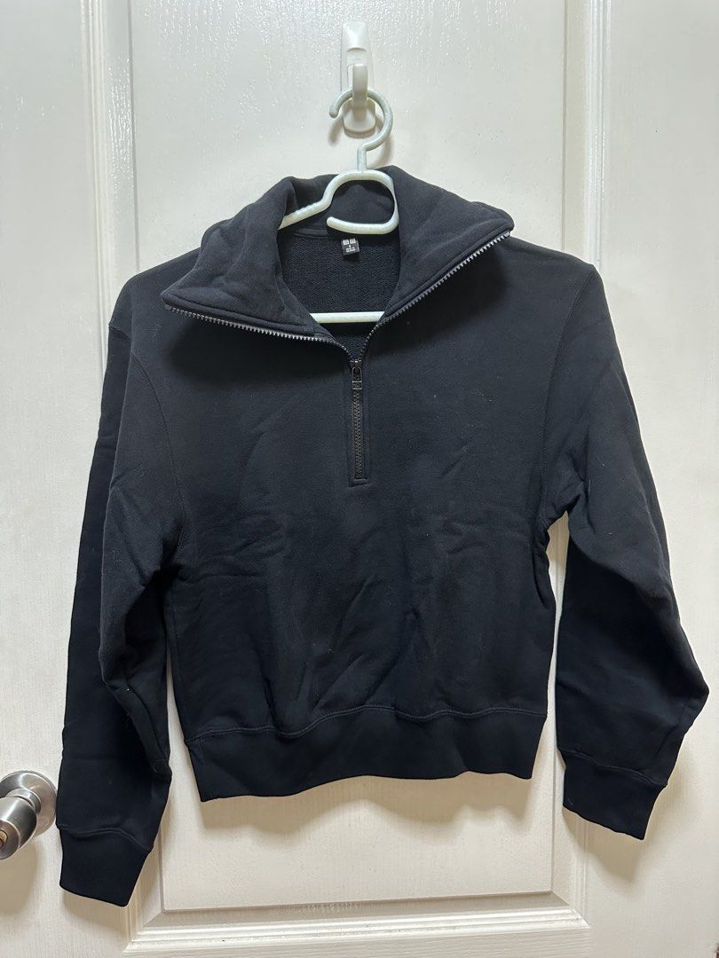 Uniqlo half zip sweater (Category: Coats, Jackets and Outerwear) located in Quezon City. Submitted by favesforless (Listing ID 1448277643, Image 1). Description: Brand new Never used Condition 10/10.