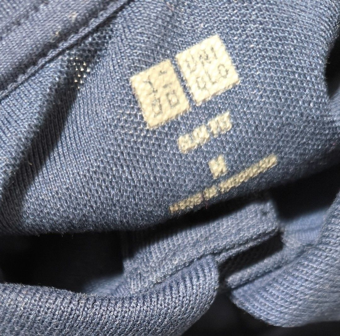 UNIQLO polo shirt (Category: Tshirts & Polo Shirts ) located in Cavite. Submitted by csl_corner (Listing ID 1448108685, Image 3). Description: UNIQLO polo shirt size M like new✨ 💯 authentic original.