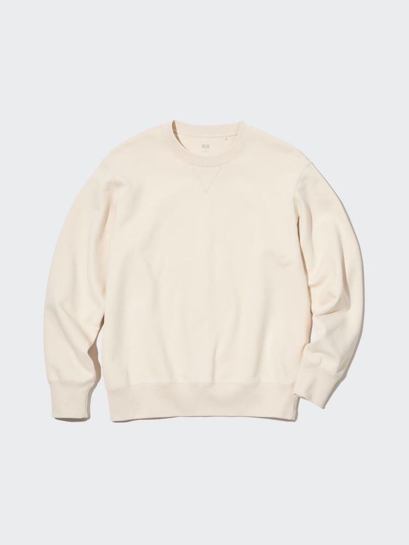 Uniqlo Sweatshirt (2024 Edition) (Category: Coats, Jackets and Outerwear) located in Manila. Submitted by themythfs (Listing ID 1448116033, Image 2). Description: XL on tag Length - 28” Width - 24” Sleeve Length - 25”.