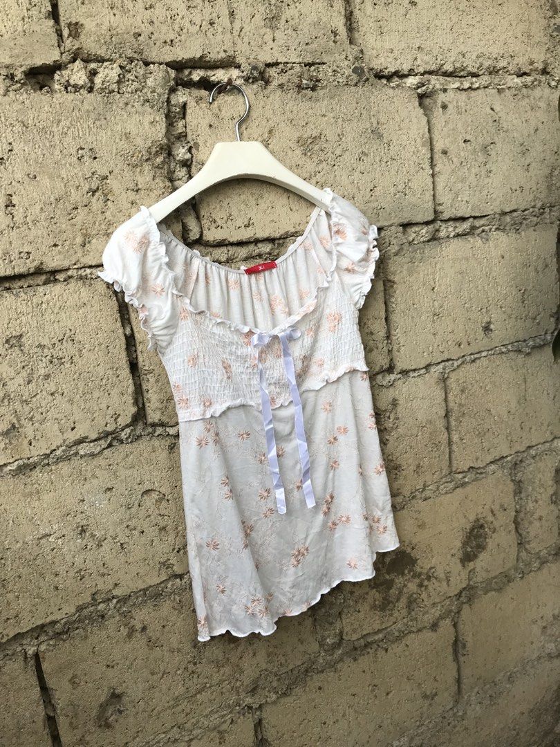 Vintage Baby Doll Tops (Category: Others Tops) located in Cebu City. Submitted by whytruekoy (Listing ID 1448274084, Image 2). Description: Vintage Baby Doll Tops Small - Med Excellent.