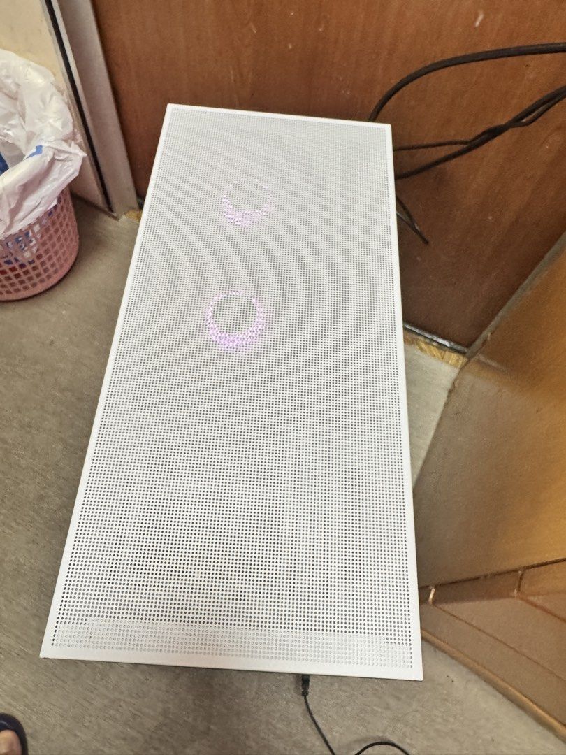 White Custom game PC with LCD Screen502600228081520643