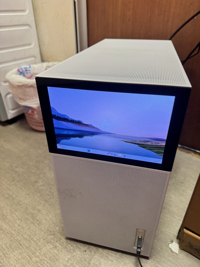 White Custom game PC with LCD Screen502600228081520644