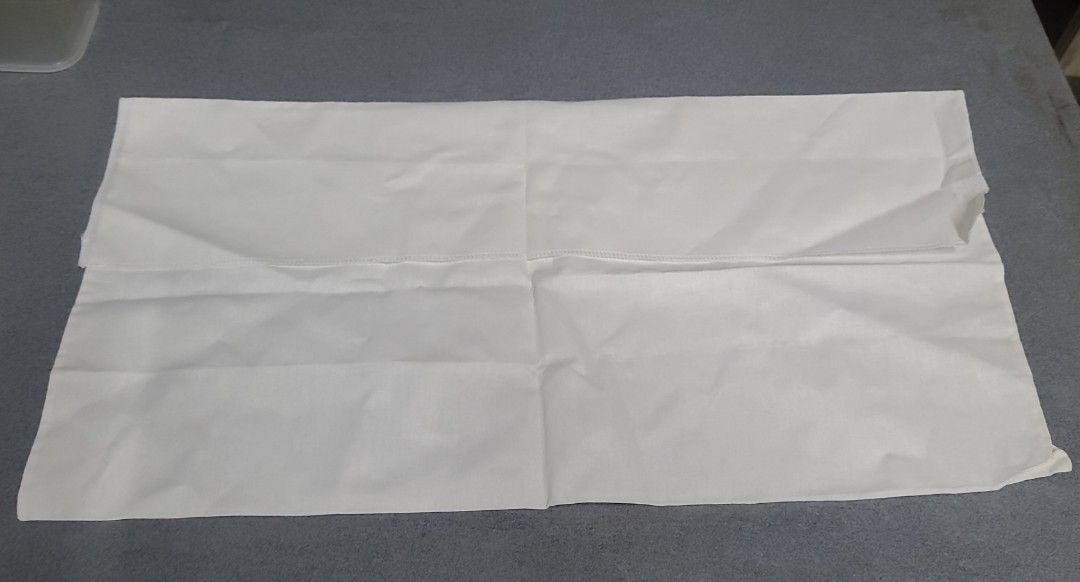 White katcha cloth Long big bag dustbag (Category: Luxury Bags & Wallets) located in Manila. Submitted by jthexyz65 (Listing ID 1448083907, Image 1). Description: white katcha cloth long bag dustbag,suitable for ur big bag,very thick cloth, not an ordinary catcha,what u see is what u get..