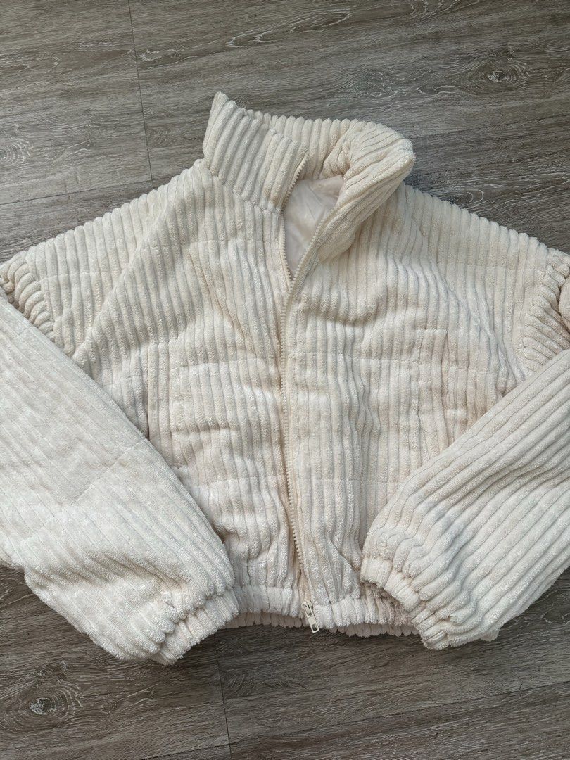 WINTER JACKET (Category: Coats, Jackets and Outerwear) located in Quezon City. Submitted by afnnmmm (Listing ID 1448133781, Image 2). Description: Winter jacket Like new No flaws Size - Small Worn once .