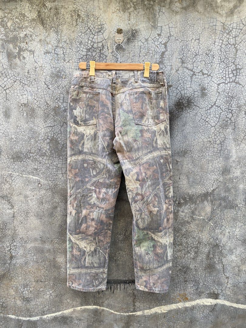 Wrangler Realtree Pants (Category: Jeans) located in Pasig City. Submitted by lumangkamisa (Listing ID 1448185115, Image 3). Description: Wrangler Realtree Waist: 34 Length: 41 .