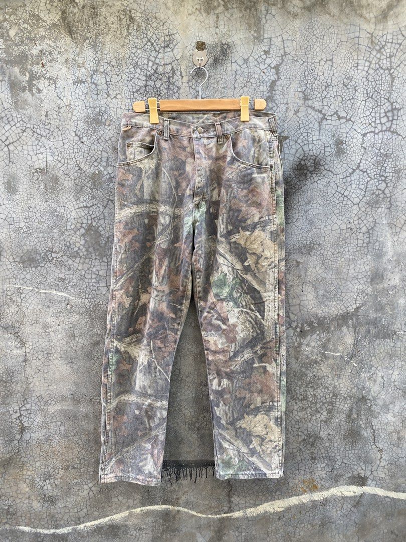 Wrangler Realtree Pants (Category: Jeans) located in Pasig City. Submitted by lumangkamisa (Listing ID 1448185115, Image 2). Description: Wrangler Realtree Waist: 34 Length: 41 .