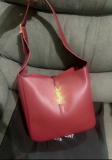 (Category: ) located in . Submitted by luxxechic (Listing ID 1448243455, Image 1). Description: .