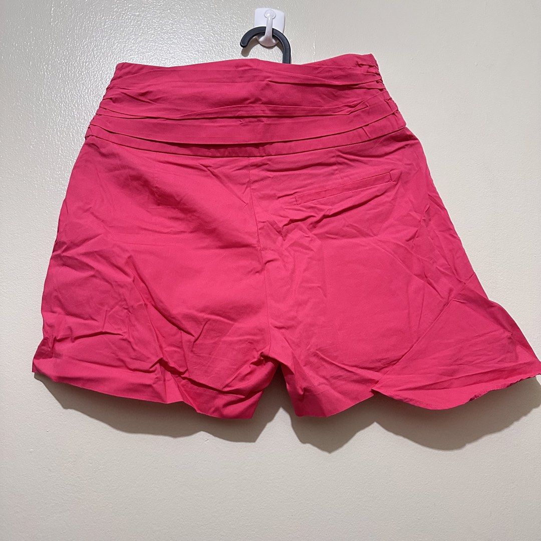 ZARA Pink Pleated Shorts (Category: Shorts) located in Manila. Submitted by preamorph (Listing ID 1448125957, Image 3). Description: .