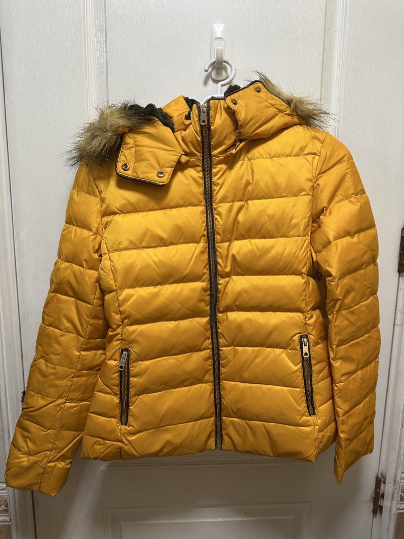 Zara puffer jacket (Category: Coats, Jackets and Outerwear) located in Quezon City. Submitted by favesforless (Listing ID 1448277328, Image 1). Description: Condition 8/10 - leather chipped off (see in photos), other than that no issues Hoodie is detachable Keeps you warm fur inside) Used only once Bought for 5k at ZARA Fits XS-M .