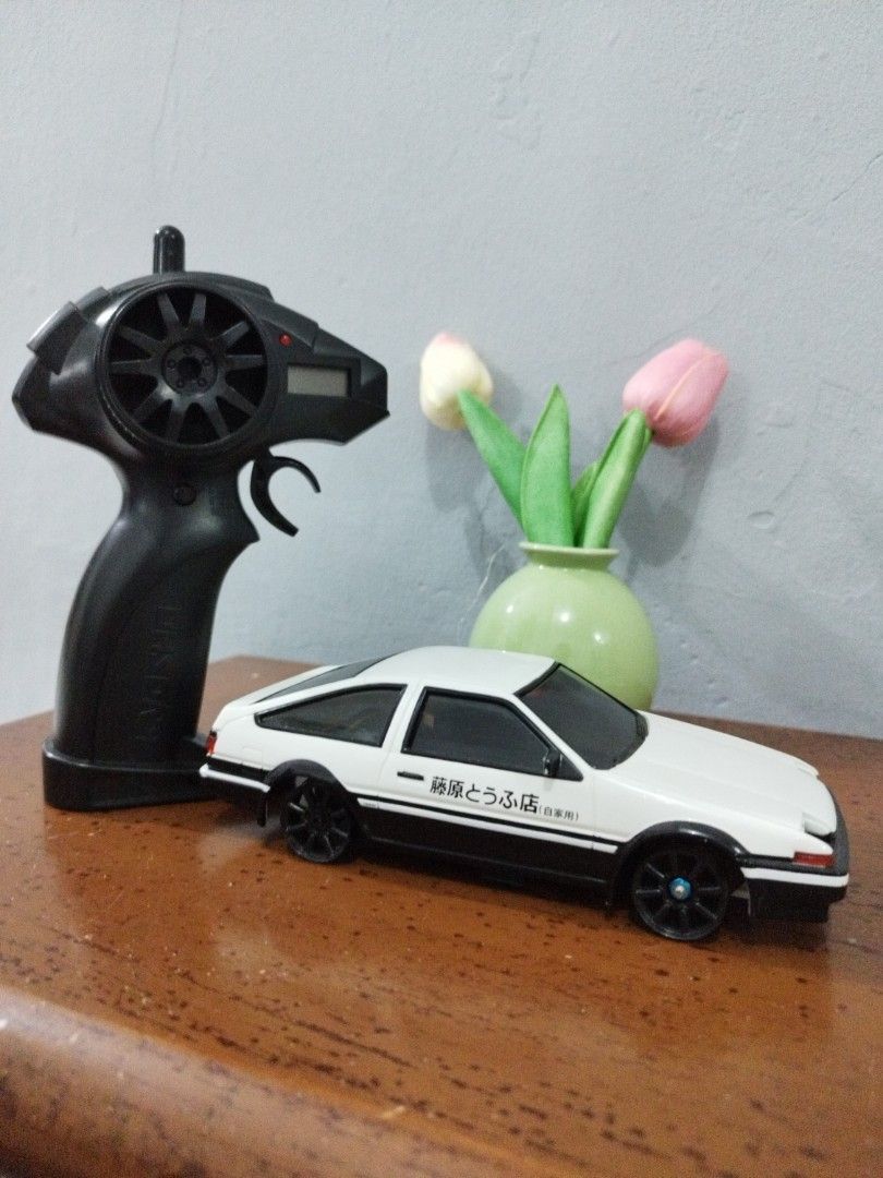 1/28 Kyosho AE86 Rc (Category: Toys & Games) located in Johor Bahru. Submitted by one_sr (Listing ID 1448437698, Image 1). Description: Assalamualaikum & Salam Sejahtera... 1/28 Kyosho AE86 Rc ☑️Original ☑️Berfungsi ☑️Lampu Depan Hilang ☑️Tayar Hilang(Rim Ada) Rm111 DFOD(Delivery Fee Of Delivery)Barang Sampai Bayar Kos Pos.