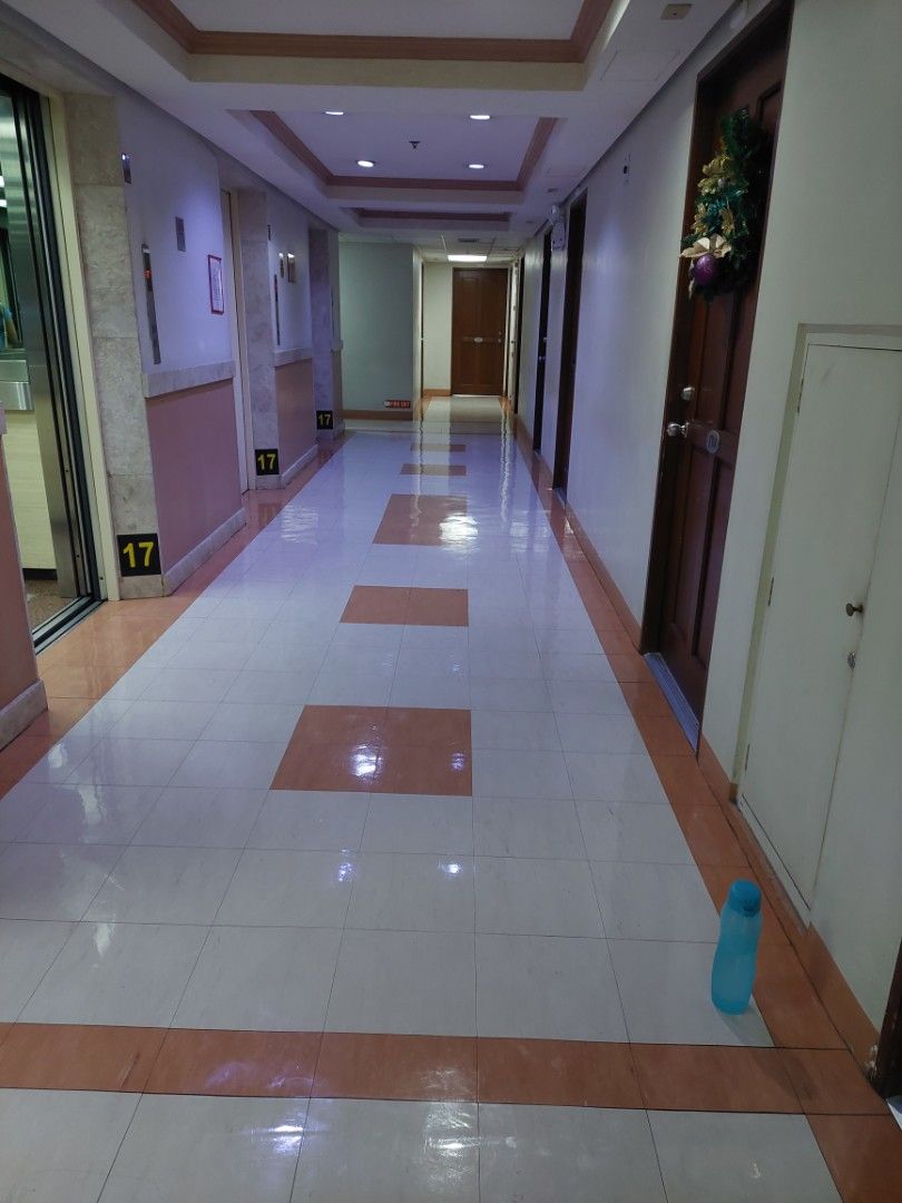 1 bedroom unit (Category: Apartments & Condos) located in Quezon City. Submitted by nell.ime (Listing ID 1448290400, Image 1). Description: Makati Executive Tower 1, one bedroom unit, facing ayala, with balcony semi furnished aircon not included. approx 30 sq.meters .Association dues included . unit is available anytime.
