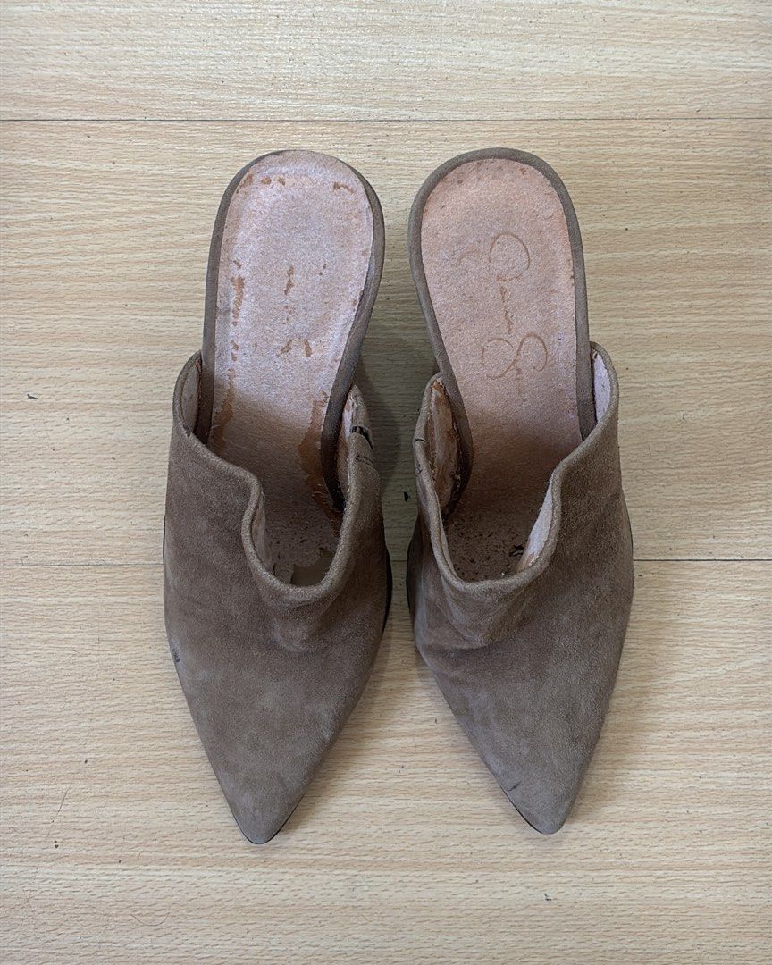 2000s Jessica Simpson Helio Suede Wedge Mules (Category: Heels) located in Pasay City. Submitted by letherdeclutter (Listing ID 1448473182, Image 3). Description: Super pretty irl ! RFS: Heel is too high for me Size: 26 cm Heel height: 4 in Genuine suede, outside of the heel is in superb condition. Major flaw: lining is heavily peeling. I removed most of the faux leather but some are still remaining. .