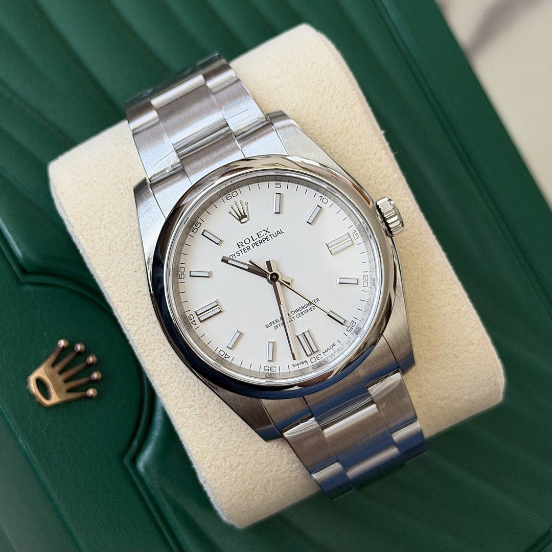 2020 Rolex Oyster Perpetual 36 White Dial (Category: Men's Watches) located in Paranaque City. Submitted by adom21 (Listing ID 1448368382, Image 3). Description: FOR SALE ⌚️🪹 2020 Rolex Oyster Perpetual 36 White Dial Ref 116000 9.8/10 Mint condition Foreign AD 2020 36mm case size with 11.5 links Full set Price: P475,000 Negotiable Meetups and viewing by appointment. Open for viewing in greenhills. Facebook & Instagram - Watch Nest PH PM for inqu