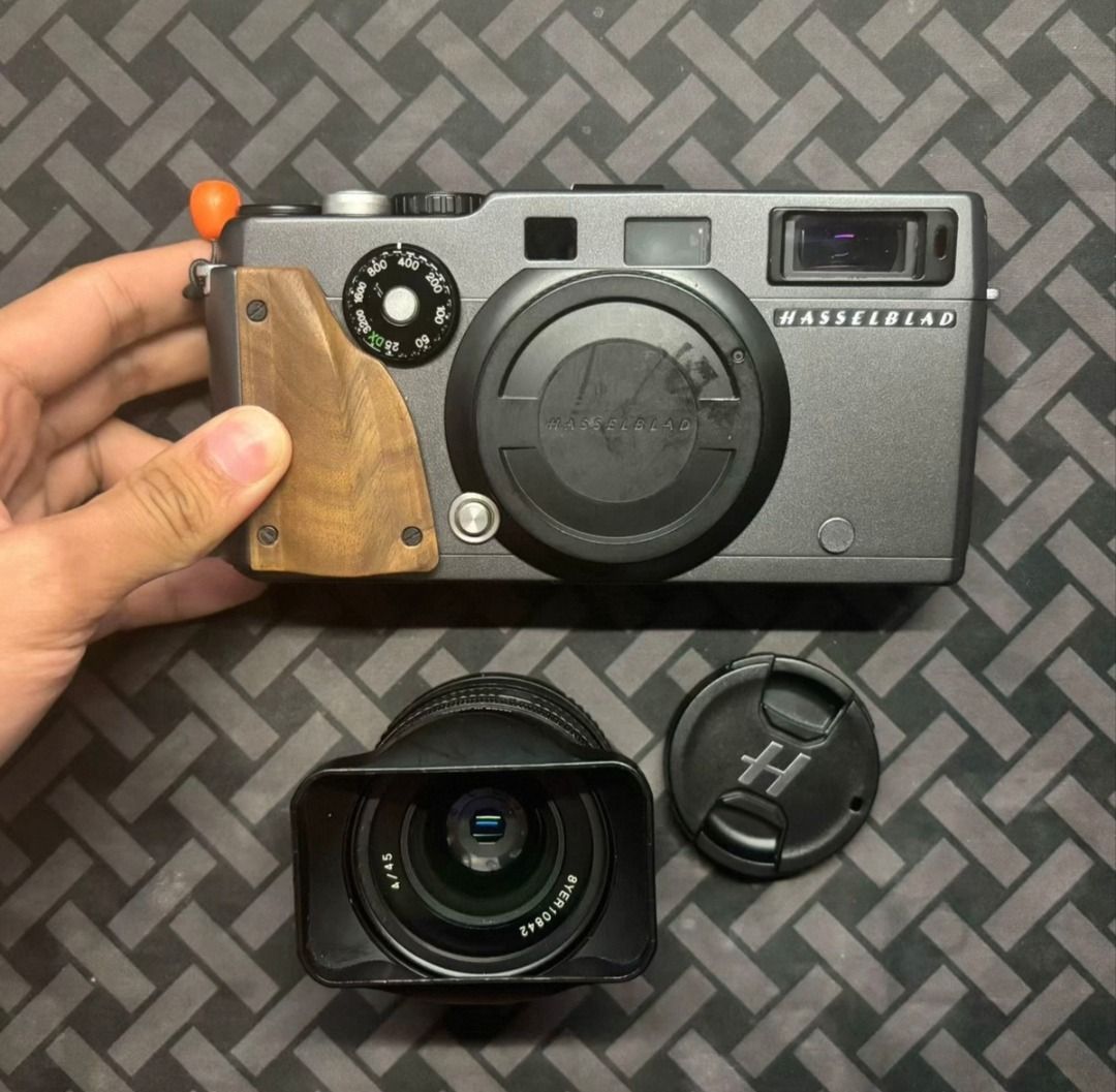 全港澳 求：數碼相機 菲林相機 相機鏡頭 中古相機 鏡頭 Leica/萊卡 Rollei/祿來（祿萊） Hasselblad M10 M9 M6 M3 M4 M240 Rollei Canon/佳能 Miniliux Olympus/奧林巴斯 Contax/康泰時 Pentax/賓得 Mamiya/瑪米亞 Nikon/尼康 Fujifilm/富士 Sony/索尼 Panasonic/松下 （分類：相機）位於 Hong Kong。 由 luckymoon_906e19 提交（商品編號 1448396944，圖片 1）。簡介： 。