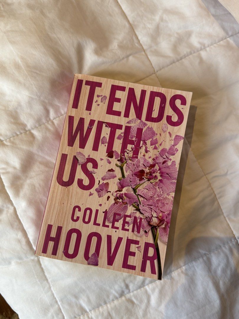 [ read description ] pre-loved booked | it ends with us by colleen hoover (Category: Storybooks) located in Taytay. Submitted by kmluvrcartz (Listing ID 1448353369, Image 1). Description: ◡̈ on hand ◡̈ mint condition ◡̈ packing fee : ₱20 ◡̈ payo / 2 days reservation ◡̈ mop: gcash, maya ◡̈ mod: ggx direct, sdd, jnt 💭 ready to ship | no cash on delivery 💭 feel free to message me for more pictures.