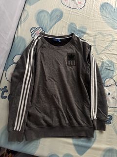 (Category: ) located in . Submitted by cathsclothing (Listing ID 1448318120, Image 1). Description: .