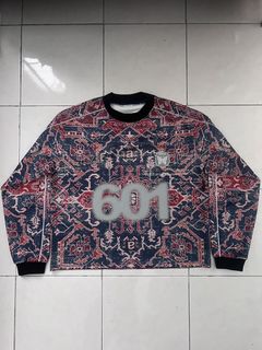 (Category: ) located in . Submitted by Versace (Listing ID 1448358549, Image 1). Description: .